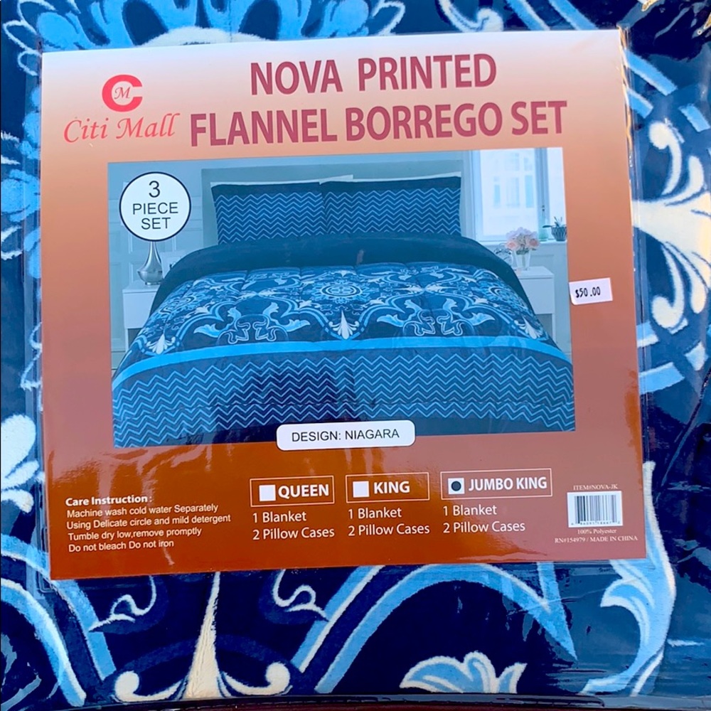 Brand New Jumbo King Niagara Design Comforter Set